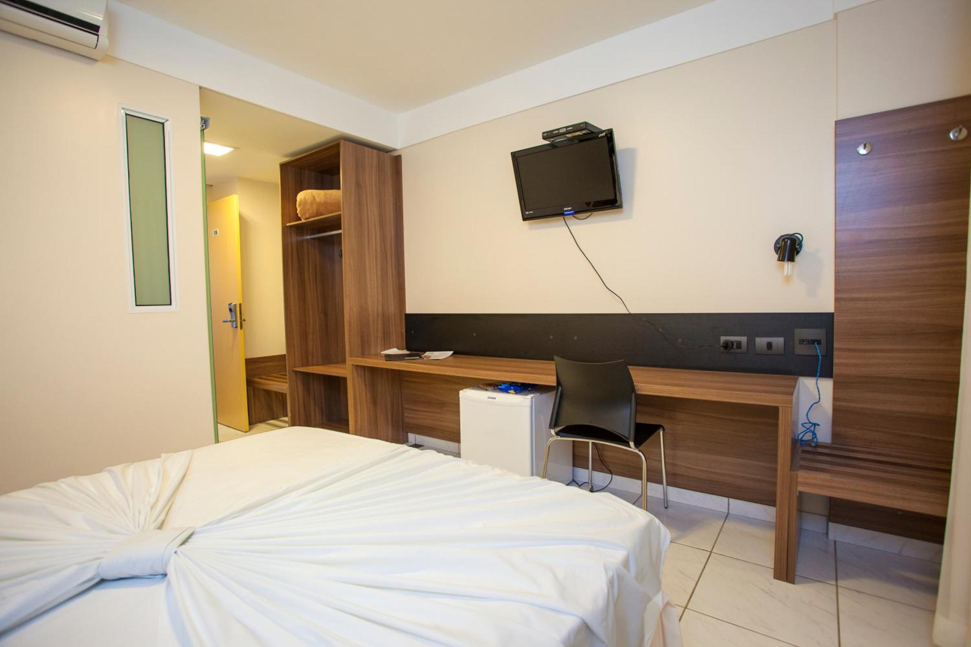 Estoril Hotel Marília Esterno foto